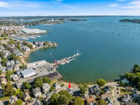 1 Ocean Ave, Salem MA 01970