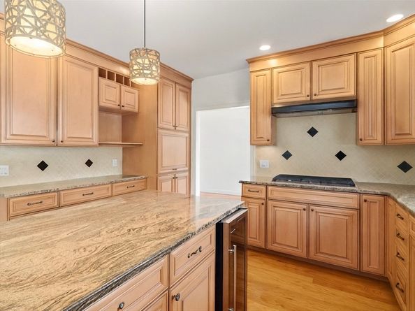 379 Hunnewell St 379, Needham MA 02494