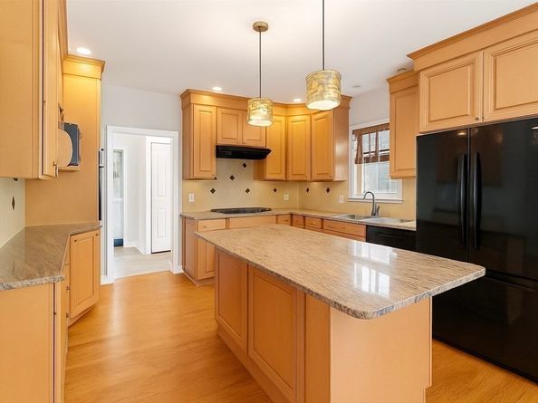 379 Hunnewell St 379, Needham MA 02494