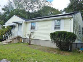 104 Crestfield Dr, Brockton MA 02302