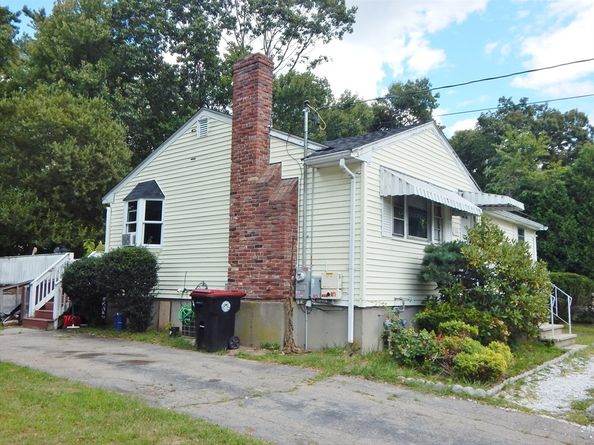 104 Crestfield Dr, Brockton MA 02302