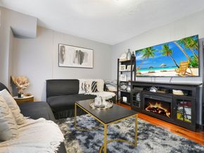 15-17 Morton Sq, Stoughton MA 02072