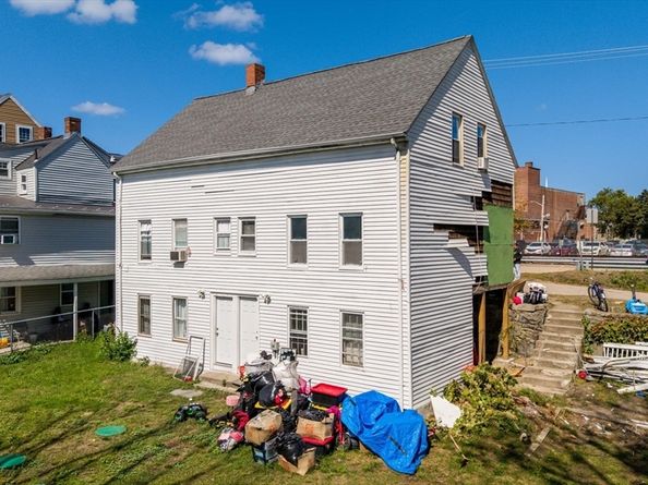 15-17 Morton Sq, Stoughton MA 02072