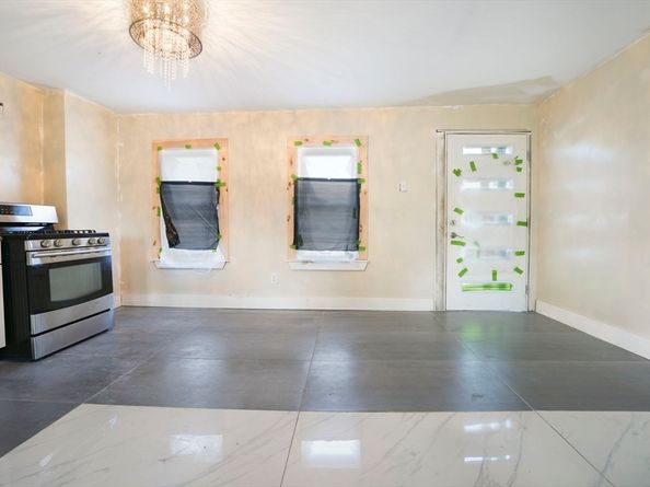 15-17 Morton Sq, Stoughton MA 02072