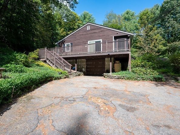 1868 N Brookfield Rd, Oakham MA 01068