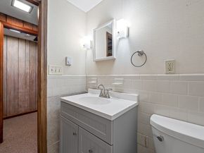 1868 N Brookfield Rd, Oakham MA 01068