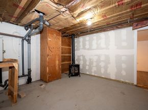 1868 N Brookfield Rd, Oakham MA 01068