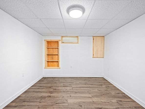 1868 N Brookfield Rd, Oakham MA 01068