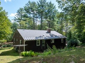 1868 N Brookfield Rd, Oakham MA 01068