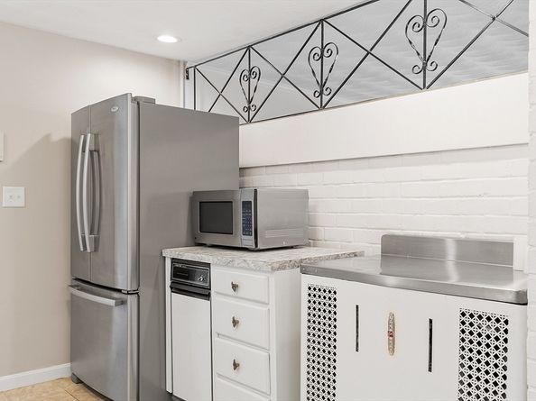 11 Parlee Rd, Chelmsford MA 01824