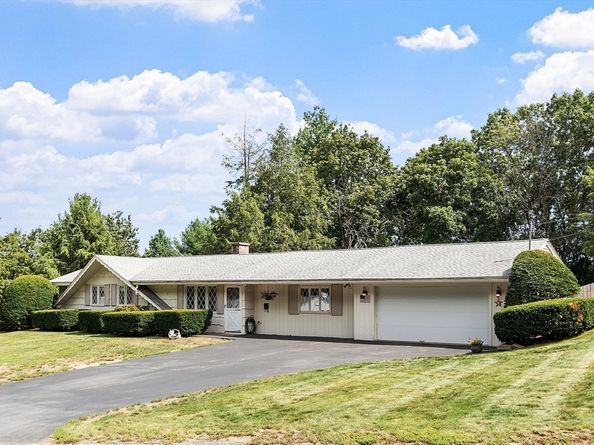 11 Parlee Rd, Chelmsford MA 01824