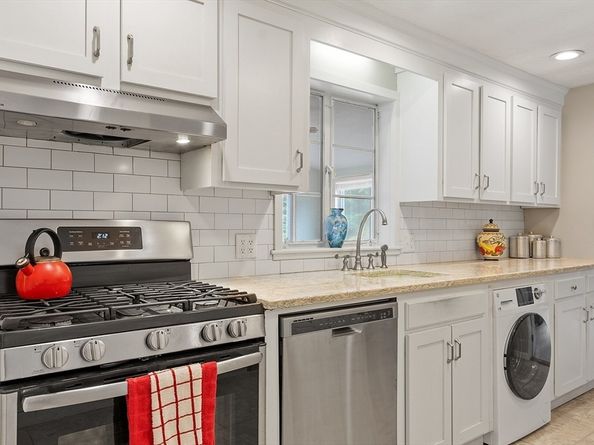 11 Parlee Rd, Chelmsford MA 01824
