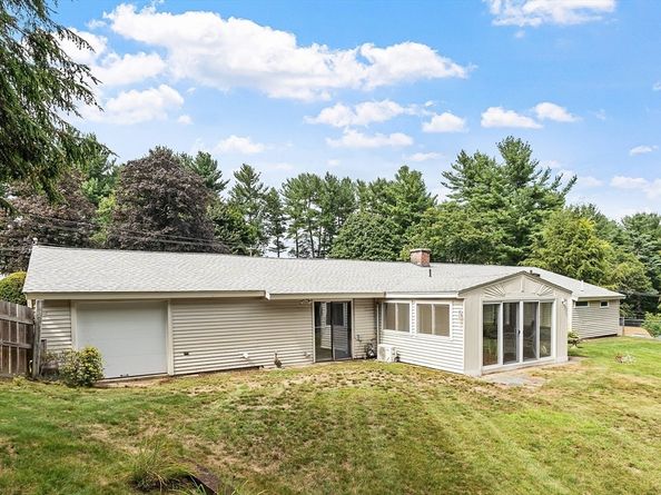 11 Parlee Rd, Chelmsford MA 01824