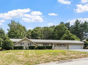 11 Parlee Rd, Chelmsford MA 01824