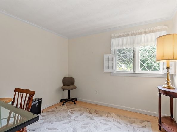 11 Parlee Rd, Chelmsford MA 01824