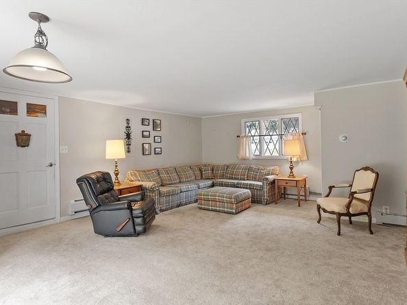 11 Parlee Rd, Chelmsford MA 01824