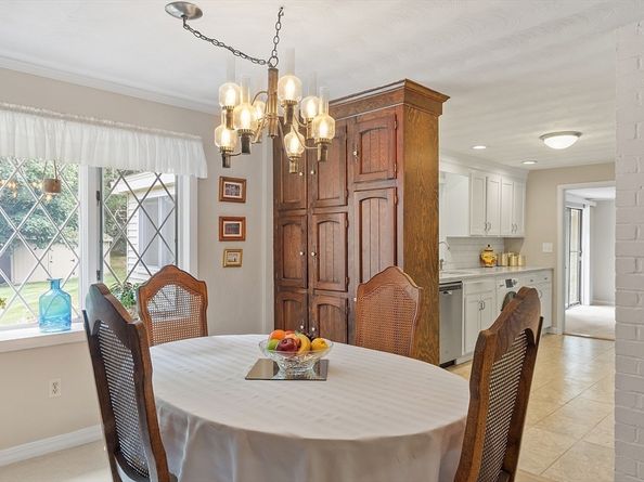 11 Parlee Rd, Chelmsford MA 01824