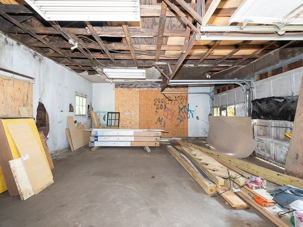 219 Charlton St, Southbridge MA 01550