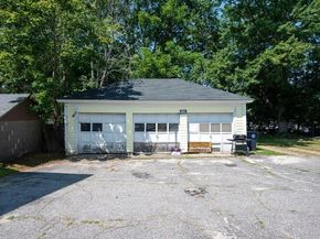 219 Charlton St, Southbridge MA 01550