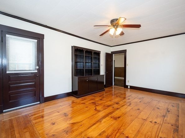 219 Charlton St, Southbridge MA 01550