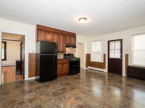 219 Charlton St, Southbridge MA 01550