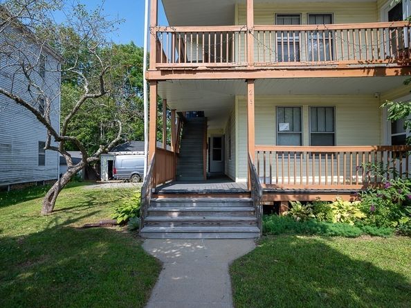 219 Charlton St, Southbridge MA 01550