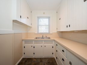 219 Charlton St, Southbridge MA 01550