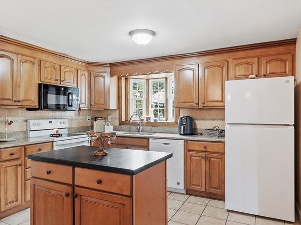 115 Richard Rd, Braintree MA 02184