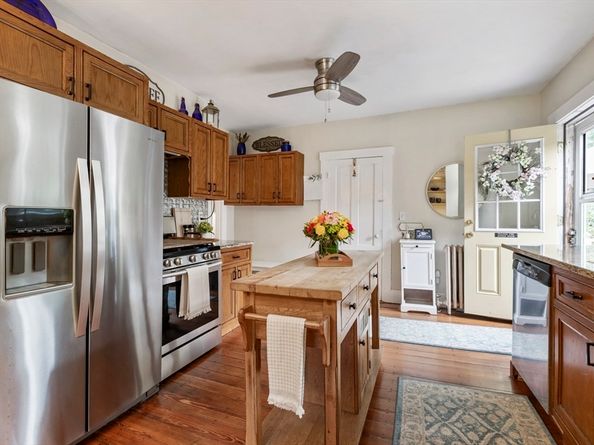 329 Village Street, Medway MA 02053