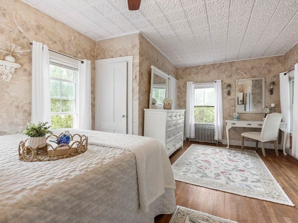 329 Village Street, Medway MA 02053