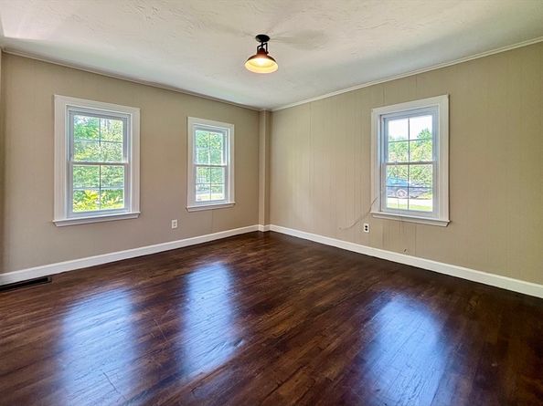 20 Town Farm Rd, Princeton MA 01541