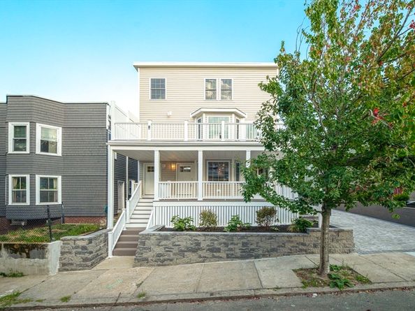 17 Bond St 1, Somerville MA 02145