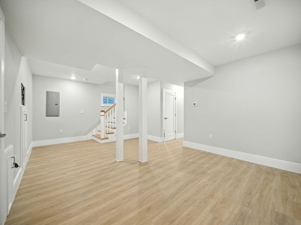 17 Bond St 1, Somerville MA 02145