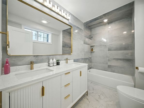 17 Bond St 1, Somerville MA 02145
