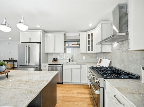 17 Bond St 1, Somerville MA 02145