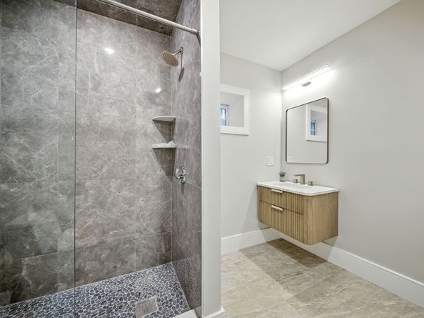 17 Bond St 1, Somerville MA 02145