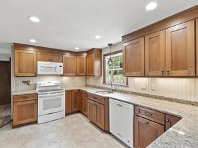 10 Masciarelli Dr, Marlborough MA 01752