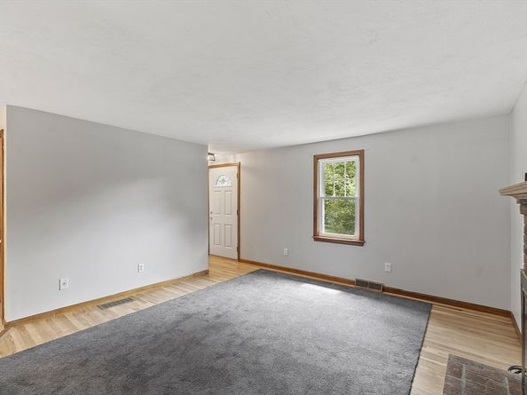 10 Masciarelli Dr, Marlborough MA 01752