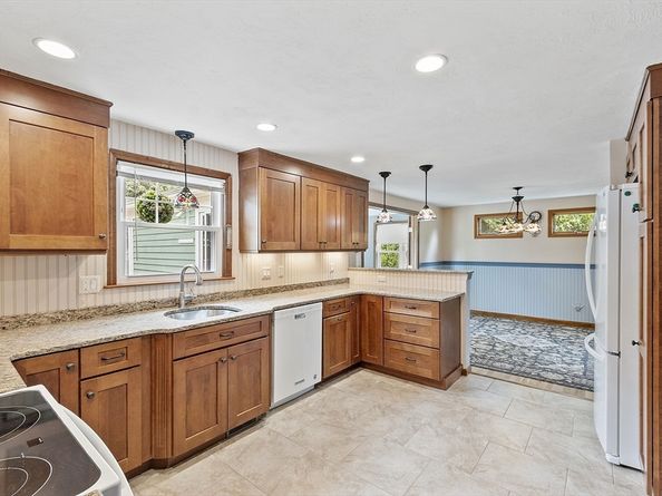 10 Masciarelli Dr, Marlborough MA 01752