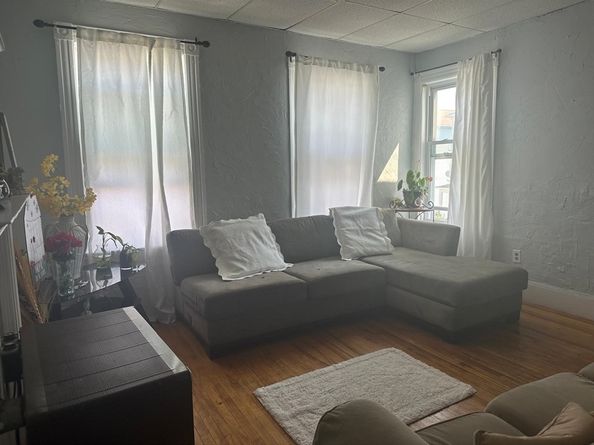 82 Fox St, Worcester MA 01604