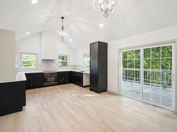 18 Chestnut Hill Rd, Millville MA 01529