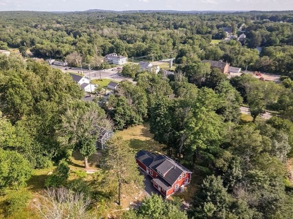 18 Chestnut Hill Rd, Millville MA 01529