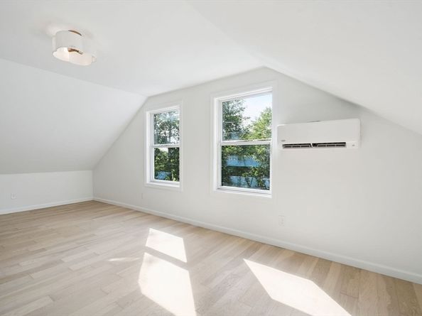 18 Chestnut Hill Rd, Millville MA 01529