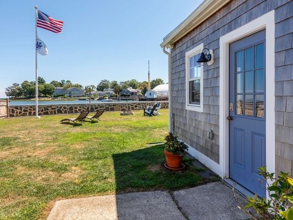 26 Columbus Ave, Salem MA 01970