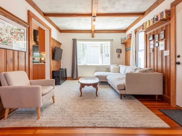 26 Columbus Ave, Salem MA 01970