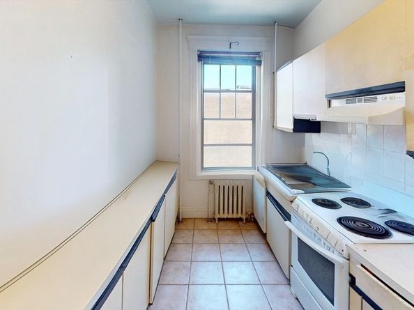 6 Sutherland Rd 41, Boston MA 02135