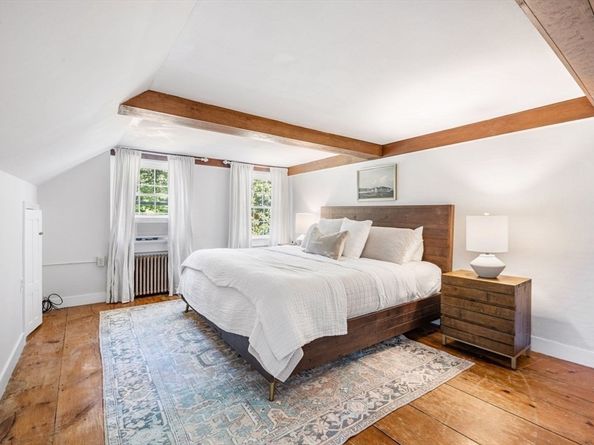 261 Gardner St, Hingham MA 02043