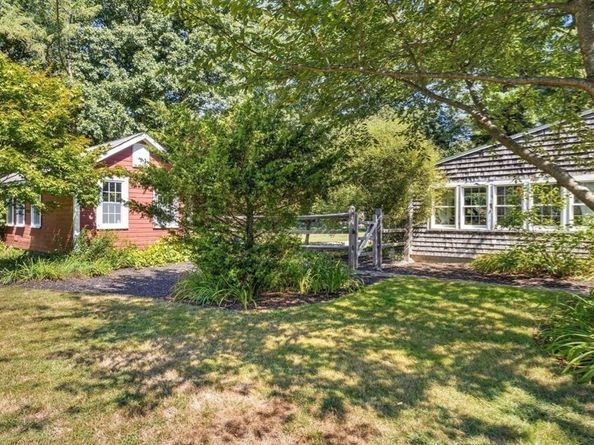 261 Gardner St, Hingham MA 02043