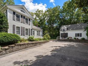 3 Millbury St, Grafton MA 01519