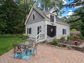 3 Millbury St, Grafton MA 01519